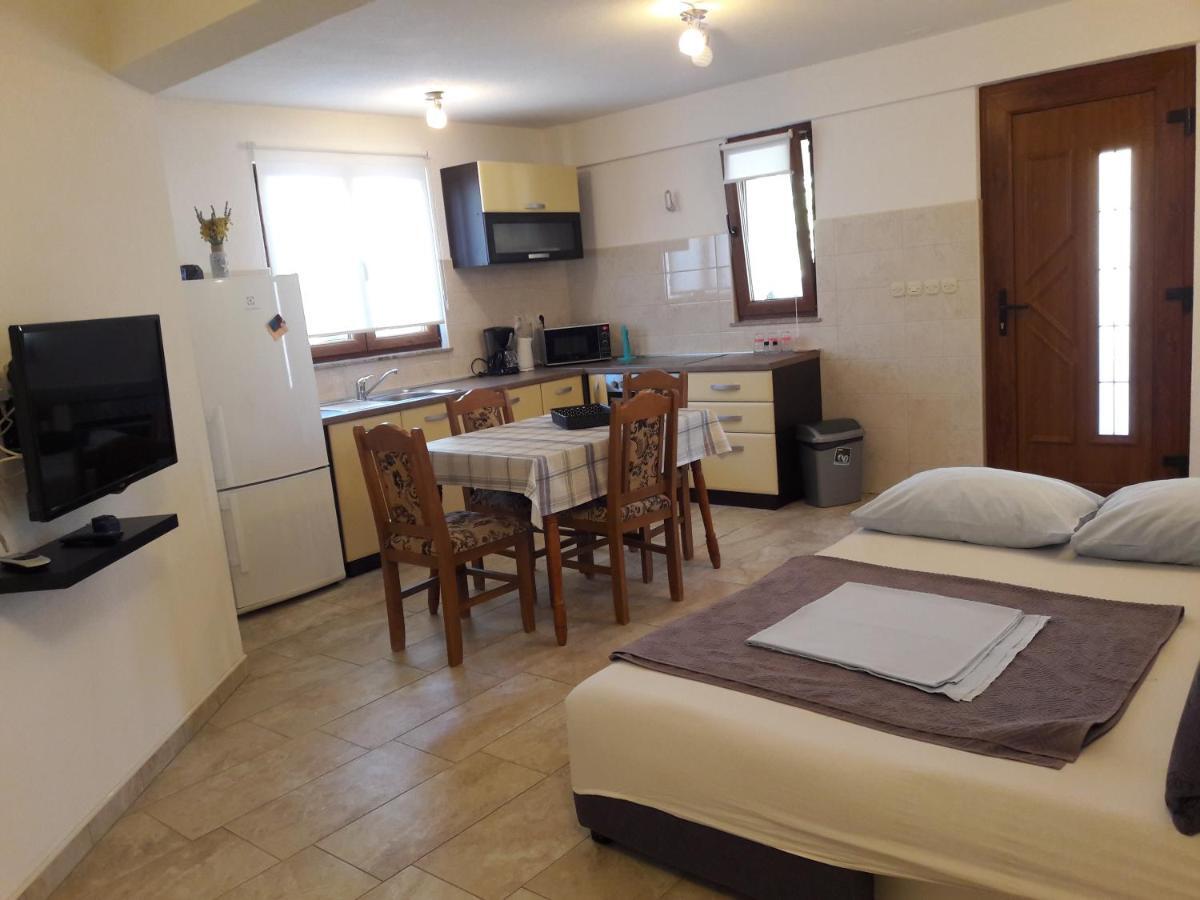 Apartmani Predovan Vrsi Buitenkant foto